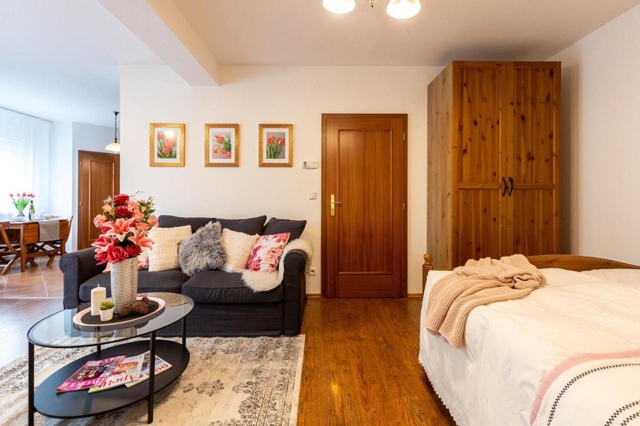 Apartman Dream V Mikulove - Jine Ubytovani Lednice Lägenhet Exteriör bild
